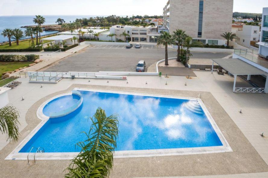 Laila - Coralli Beachfront Apartment โปรทาราส ภายนอก รูปภาพ
