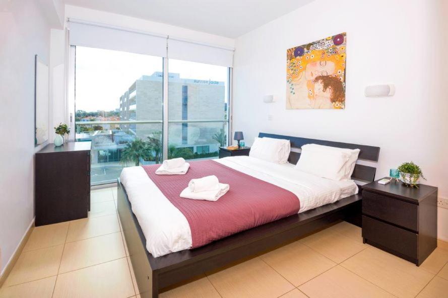 Laila - Coralli Beachfront Apartment โปรทาราส ภายนอก รูปภาพ